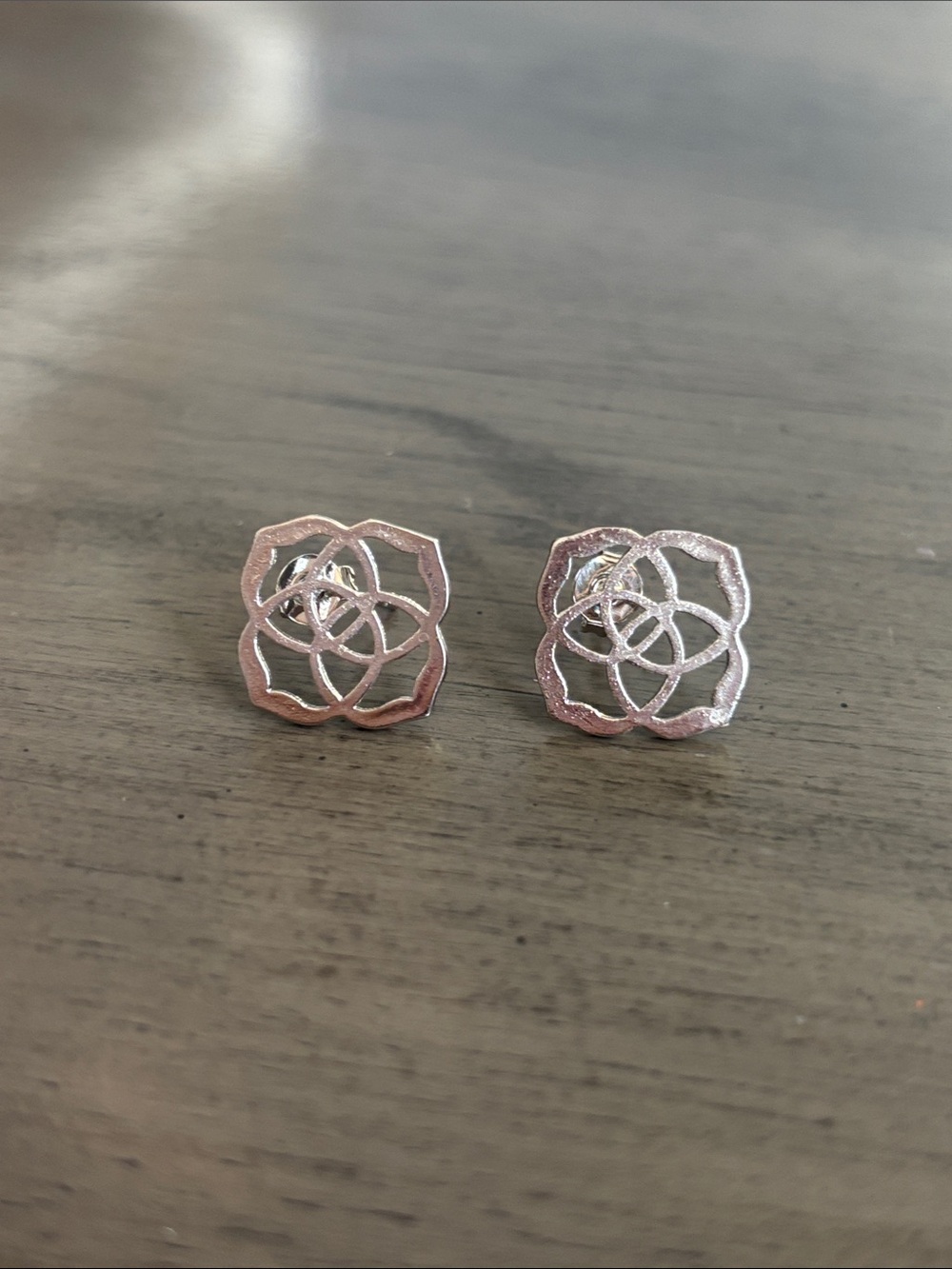 Kendra Scott Rose Gold Floral Openwork Stud Earrings